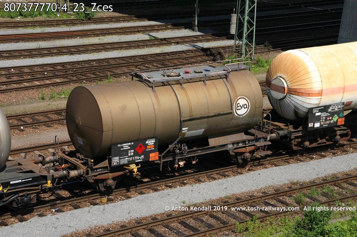 807377770-4_23_Zces.jpg